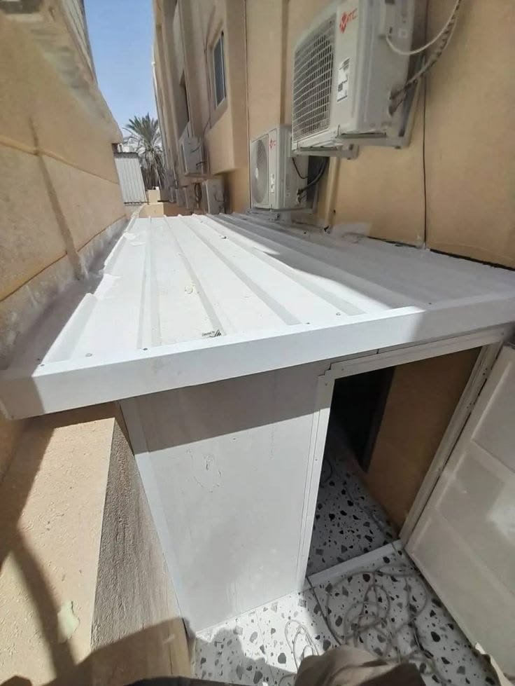 تصميم مكاتب ساندوتش بانل جاهزة داخل مواقع العمل بالدمام