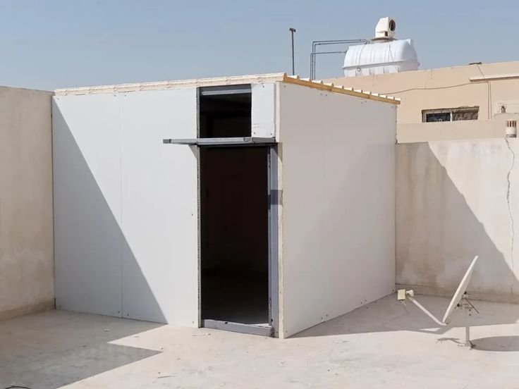 ألواح ساندوتش بانل عازلة للحرارة المستخدمة في غرف الدمام