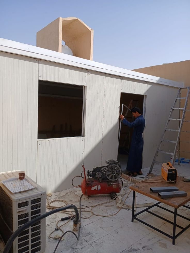 تركيب غرف عمال ساندوتش بانل بالدمام